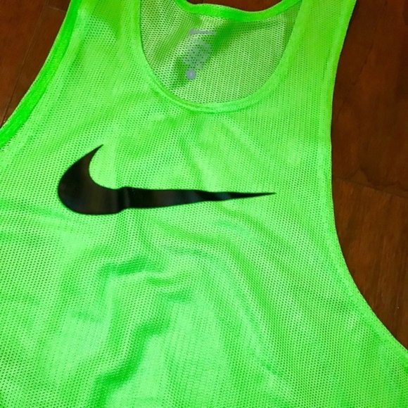 Nike Oversized Cropped Muscle Sheer Mesh Tank Top - Picture 7 of 8